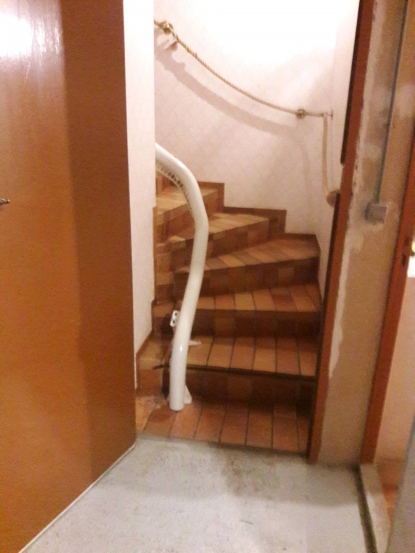 Faire installer un monte escalier tournant par un professionnel à Montpellier dans l'Hérault